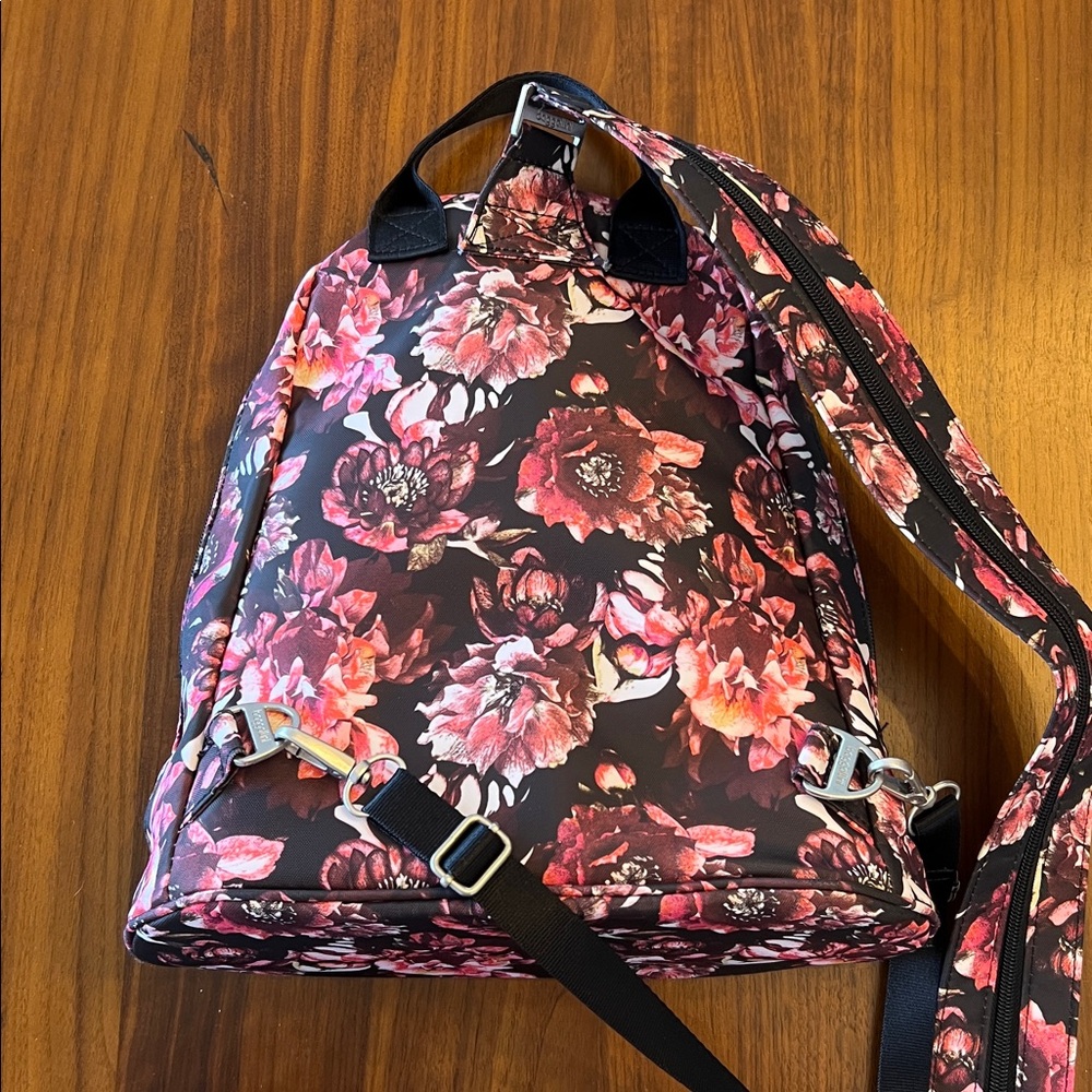Baggallini Floral Black and Pink Women's Small Backpack Bag Purse - Picture 3 of 9